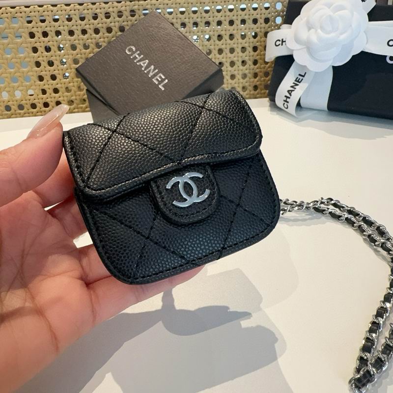 Chanel AirPods 120601